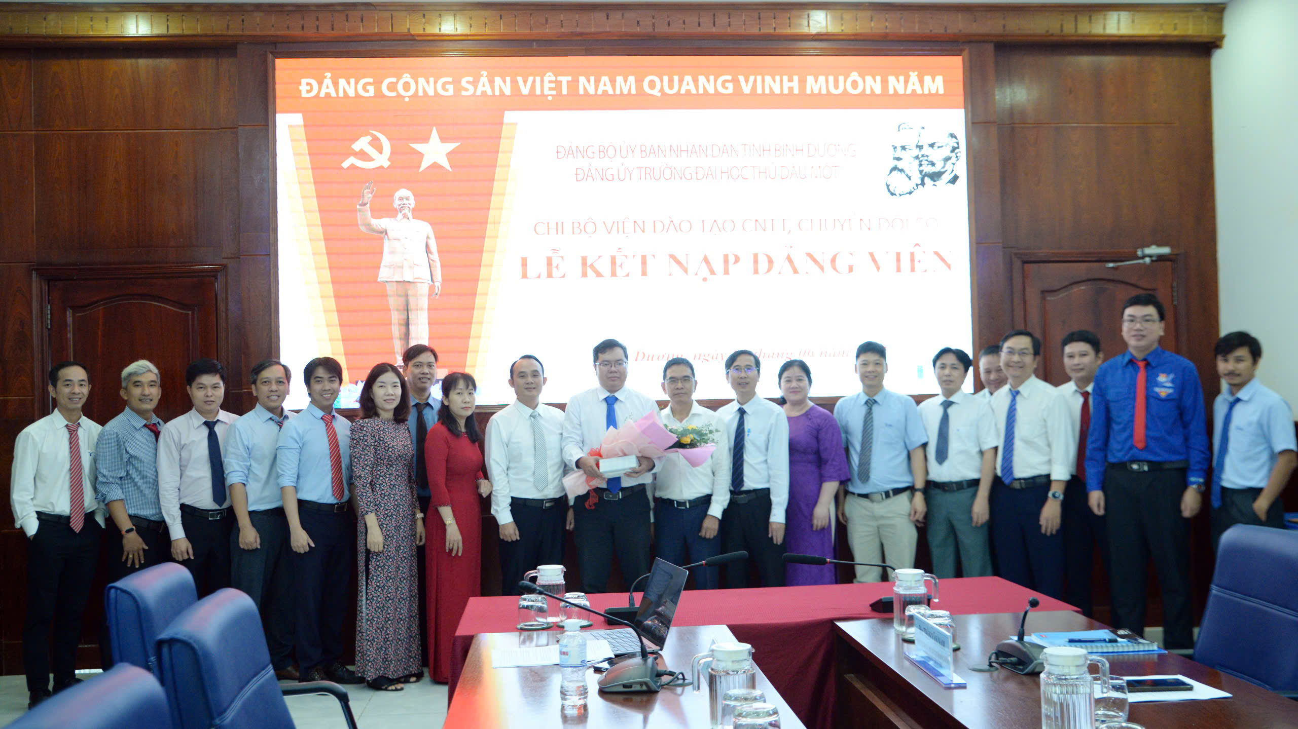 Lễ Kết Nạp Đảng Viên Mới Tại Chi Bộ Viện Đào Tạo Công Nghệ Thông Tin, Chuyển Đổi Số