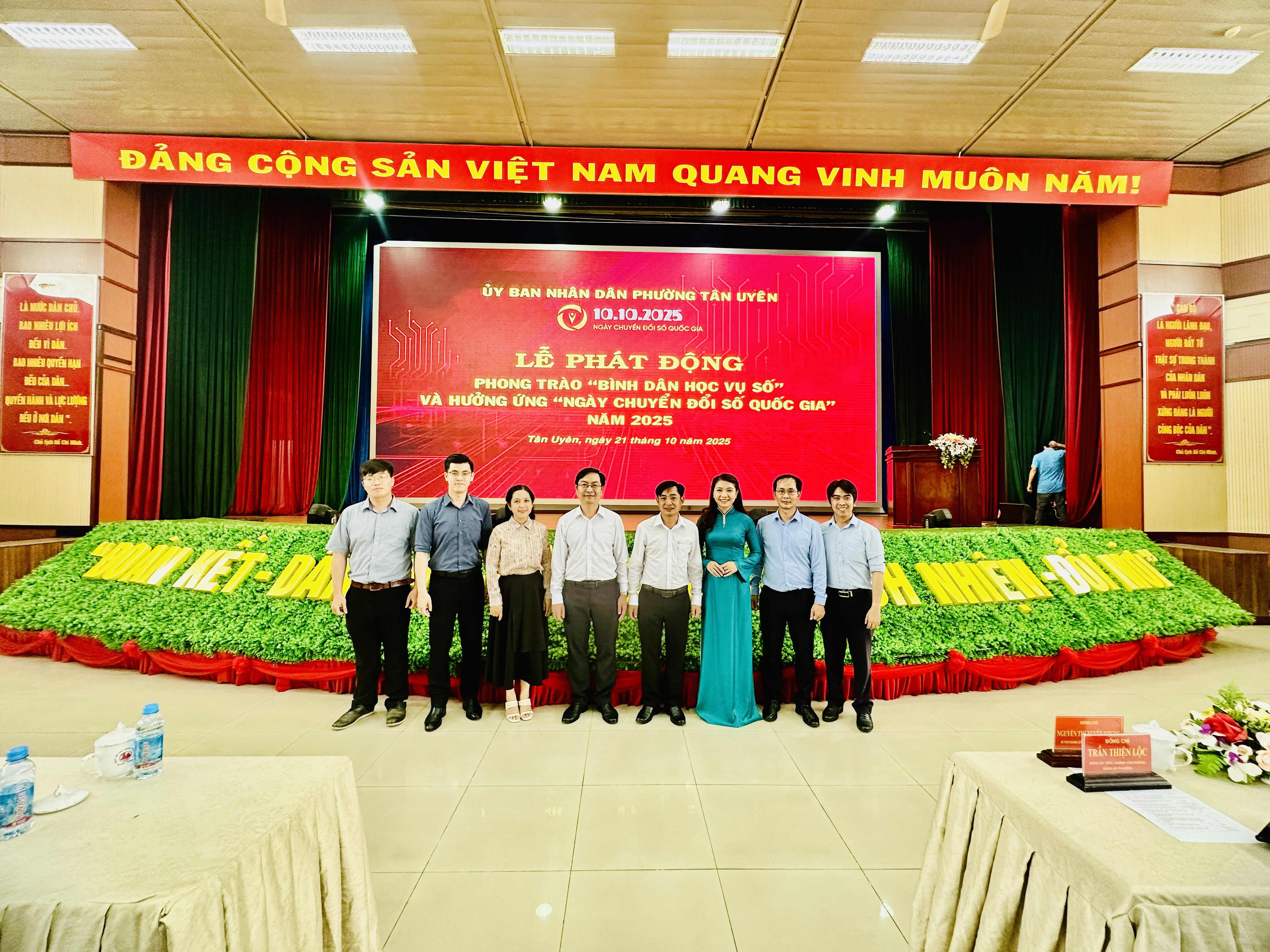 Phát huy vai trò nhà trường trong chuyển đổi số: Viện Công nghệ số Trường Đại học Thủ Dầu Một huấn luyện kỹ năng AI và bảo mật mạng cho cán bộ địa phương