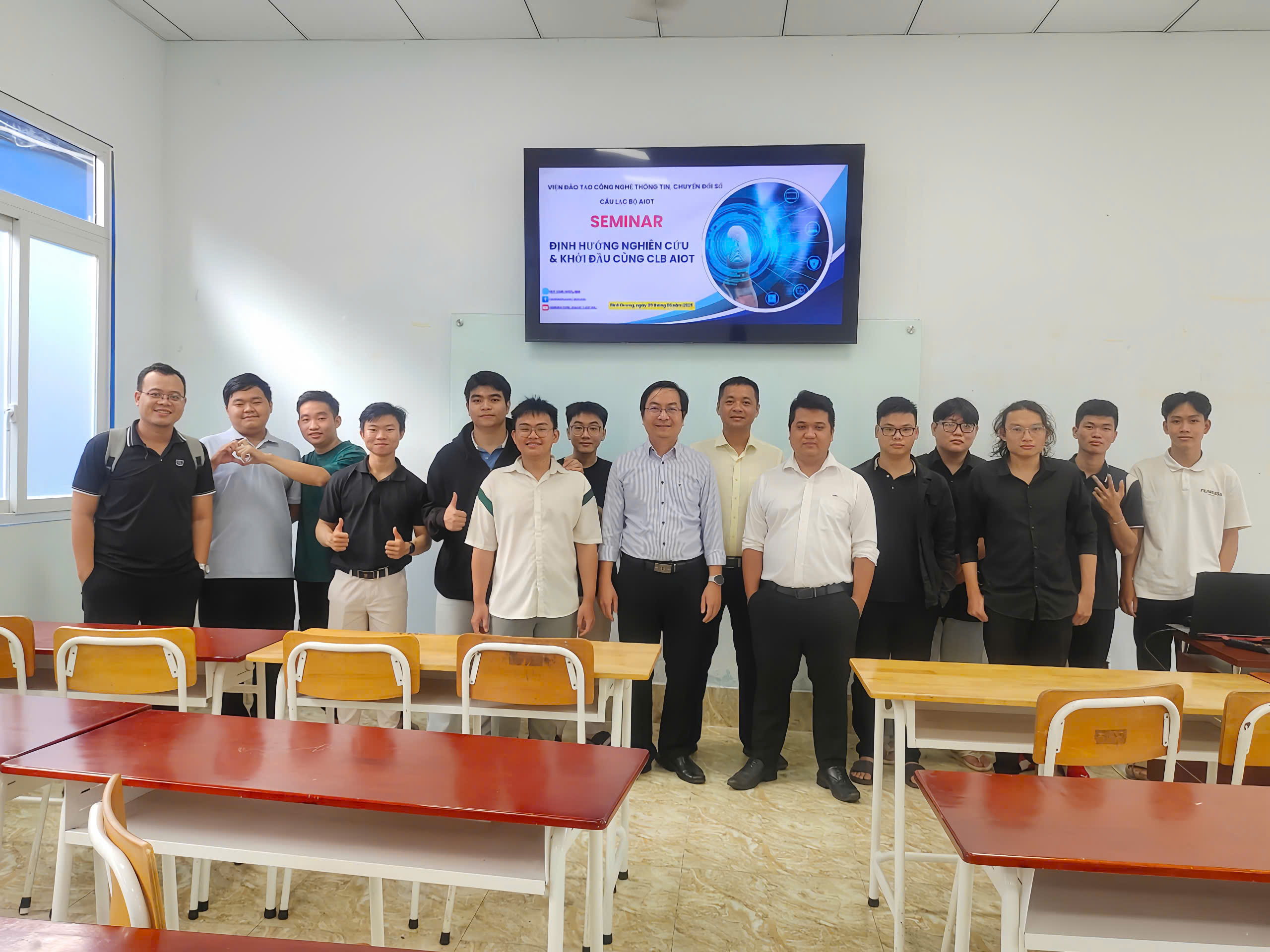 Khởi Đầu Hành Trình Công Nghệ Cùng CLB AIoT